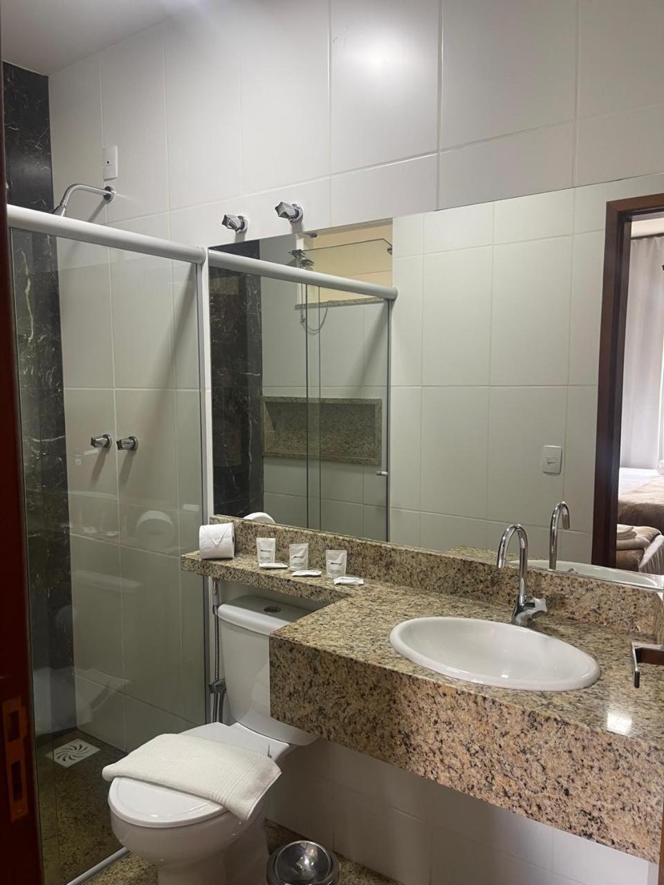 Hotel Monte Carlo São João del Rei Esterno foto
